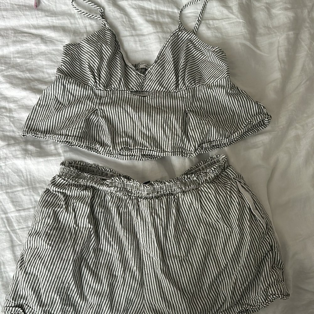 American Eagle Outfitters Striped Gray Set